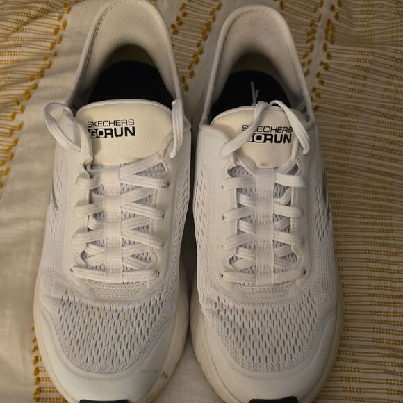 Skechers GOrun Men's White Shoes - Picture 1 of 12